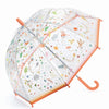 Fliegender Regenschirm am Himmel